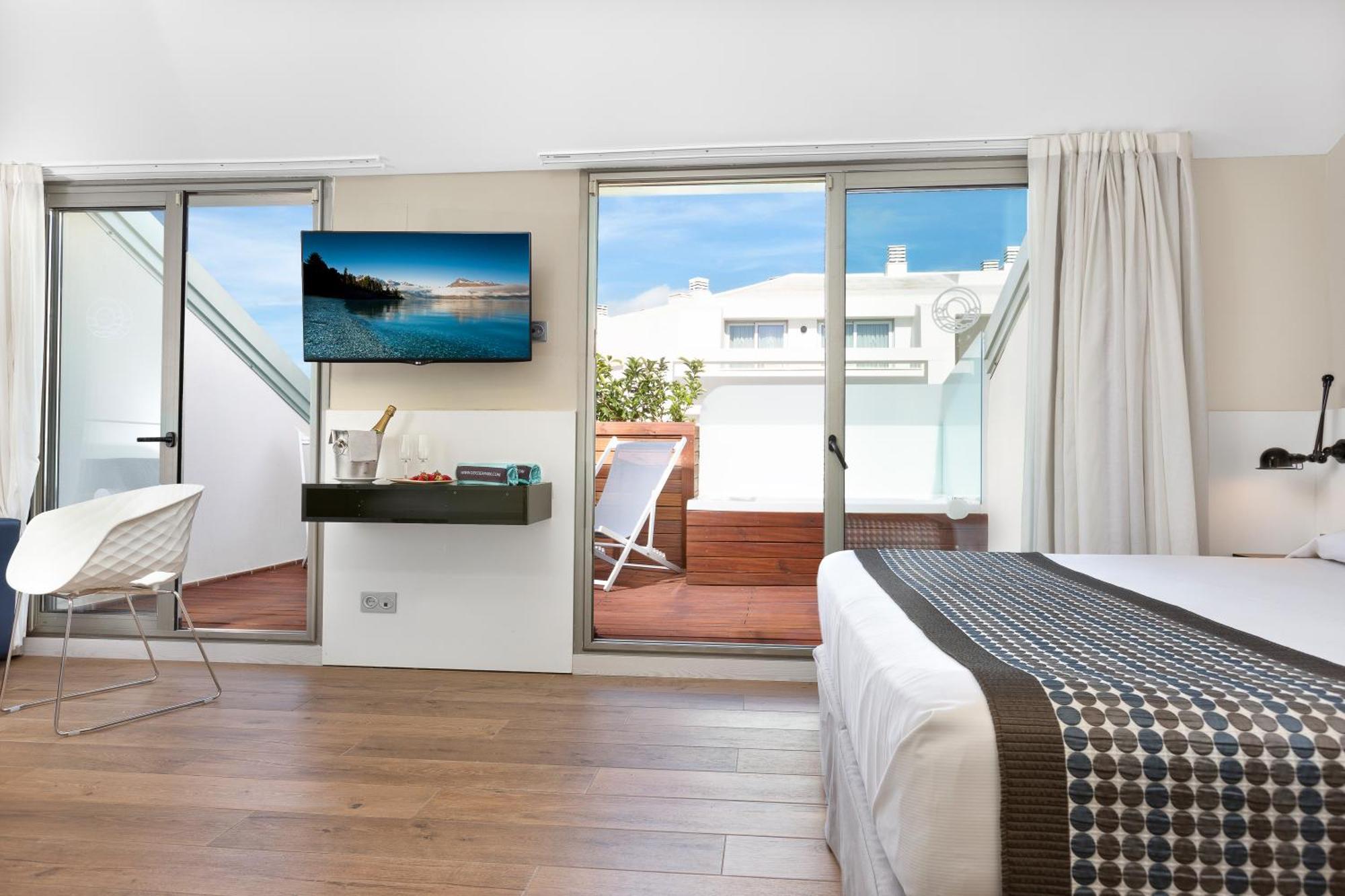 Aparthotel Odissea Park Santa Susanna Room photo